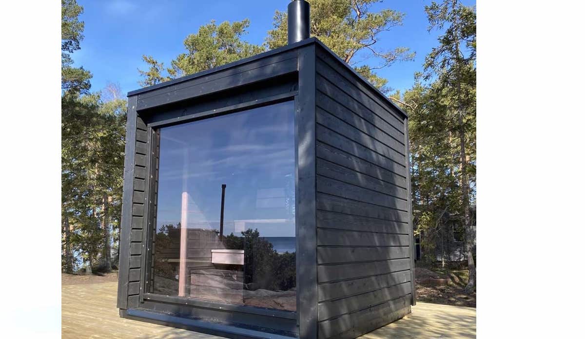 Modernin saunamalli ulkona Modernin S saunamalli ulkona